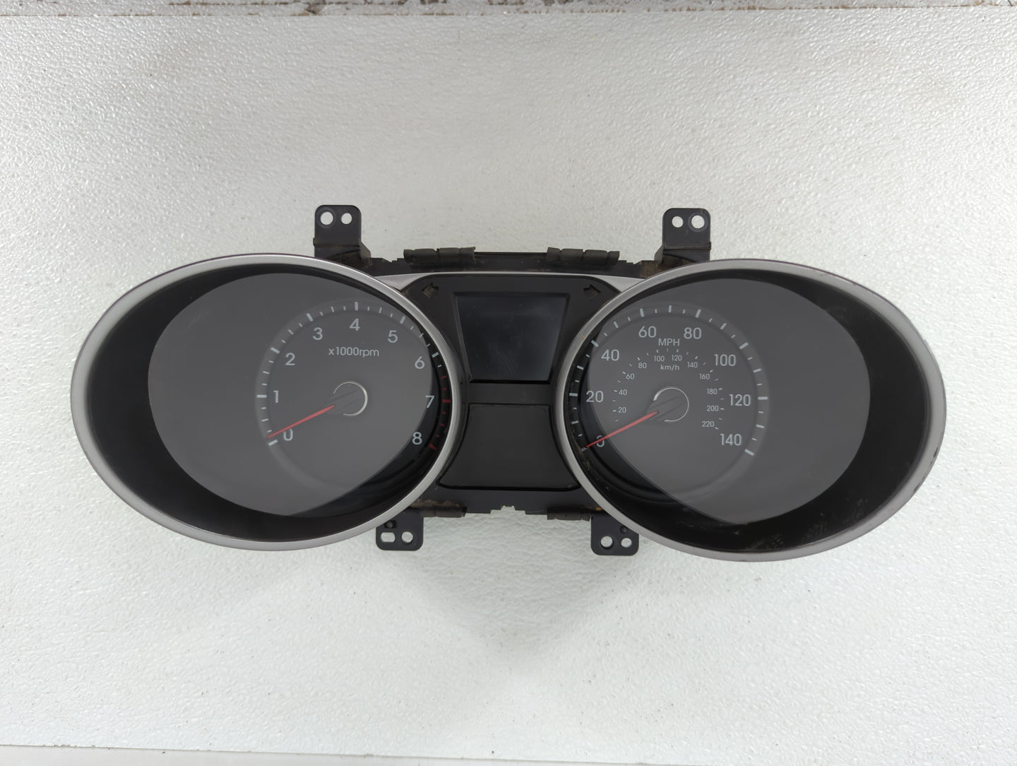 2010-2013 Hyundai Tucson Instrument Cluster Speedometer Gauges P/N:94001-2S580 94001-2S585 Fits Fits 2010 2011 2012 2013 OEM