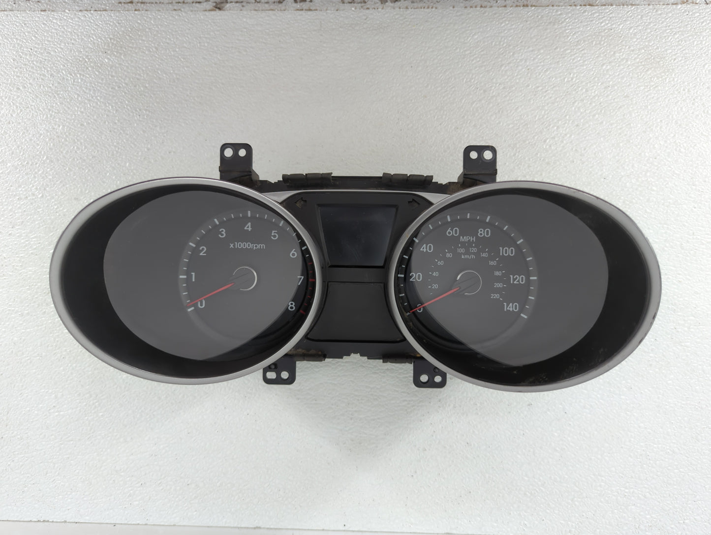 2010-2013 Hyundai Tucson Instrument Cluster Speedometer Gauges P/N:94001-2S580 94001-2S585 Fits Fits 2010 2011 2012 2013 OEM