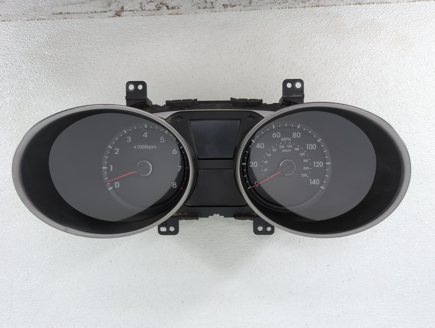 2010-2013 Hyundai Tucson Instrument Cluster Speedometer Gauges P/N:94001-2S580 94001-2S585 Fits Fits 2010 2011 2012 2013 OEM