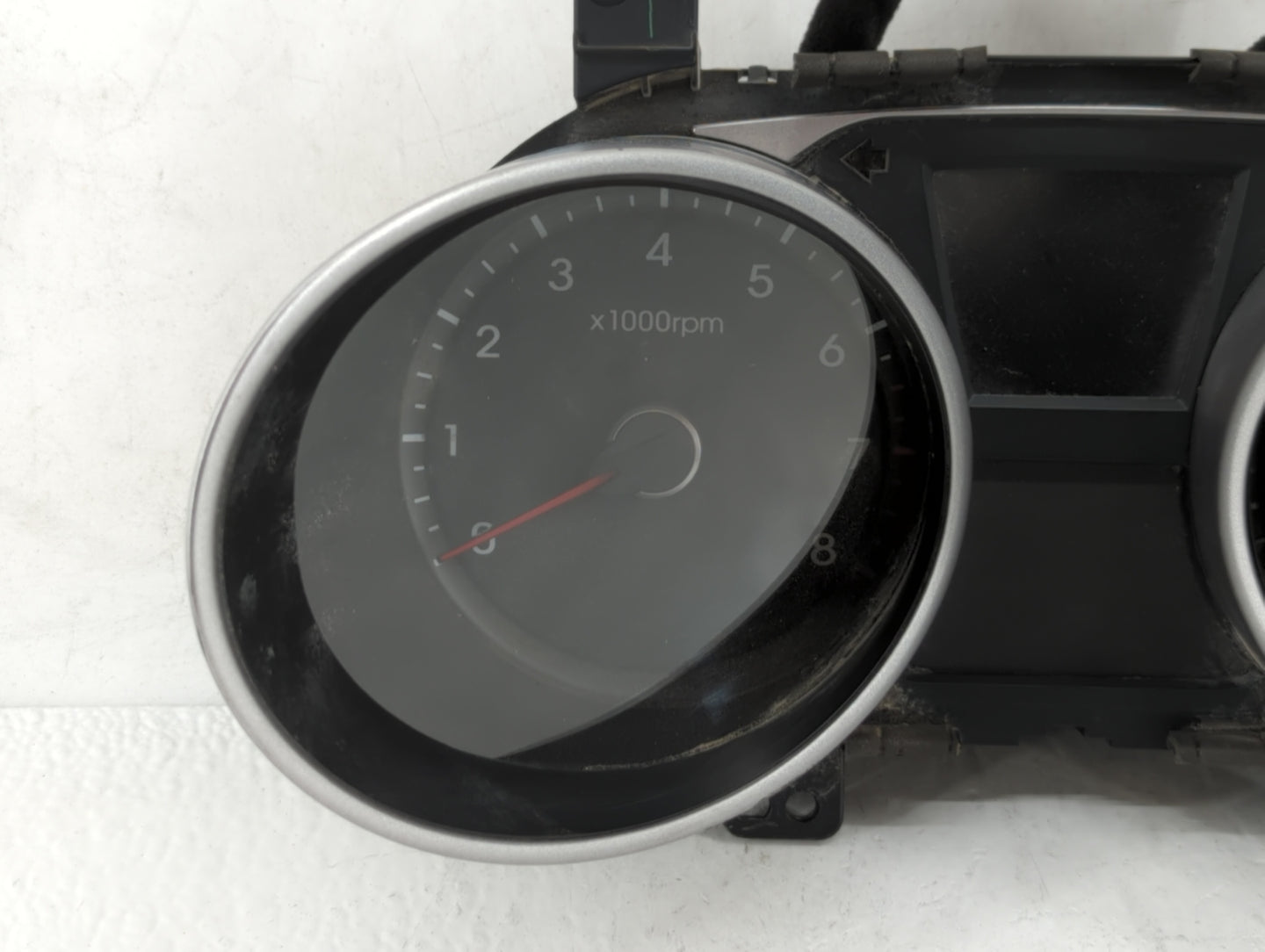 2010-2013 Hyundai Tucson Instrument Cluster Speedometer Gauges P/N:94001-2S580 94001-2S585 Fits Fits 2010 2011 2012 2013 OEM