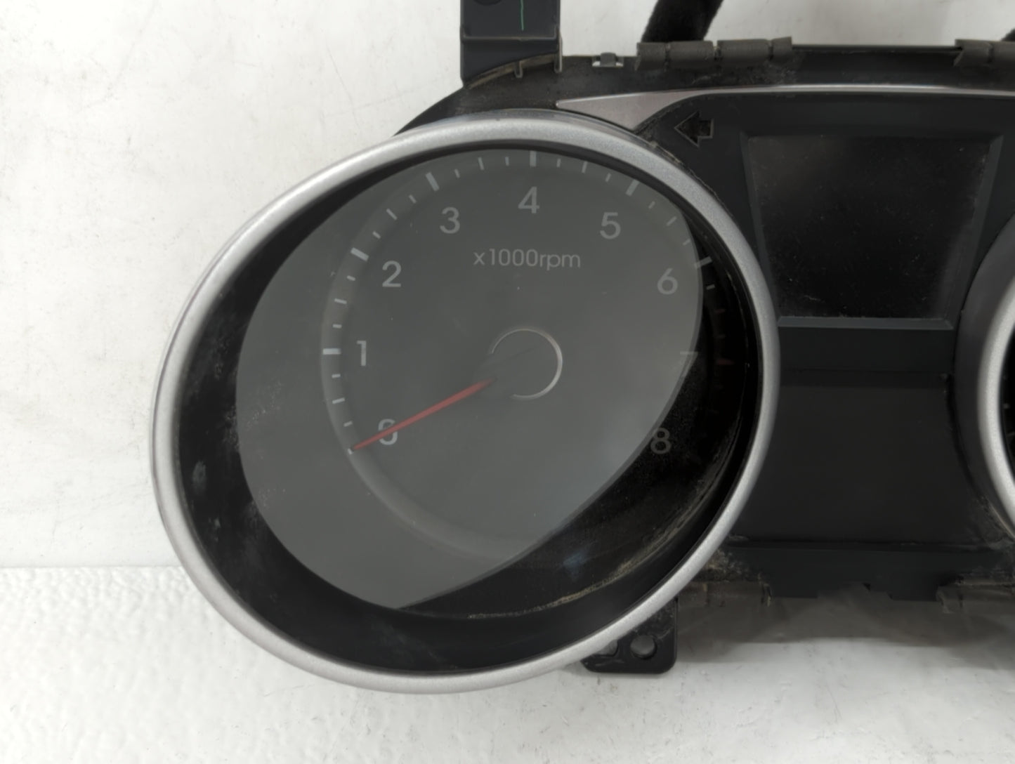 2010-2013 Hyundai Tucson Instrument Cluster Speedometer Gauges P/N:94001-2S580 94001-2S585 Fits Fits 2010 2011 2012 2013 OEM