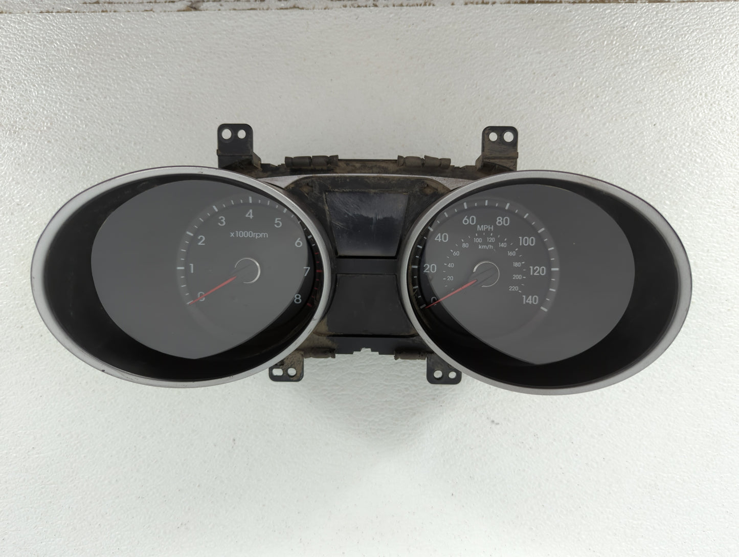 2010-2013 Hyundai Tucson Instrument Cluster Speedometer Gauges P/N:94001-2S570 94001-2S575 Fits Fits 2010 2011 2012 2013 OEM