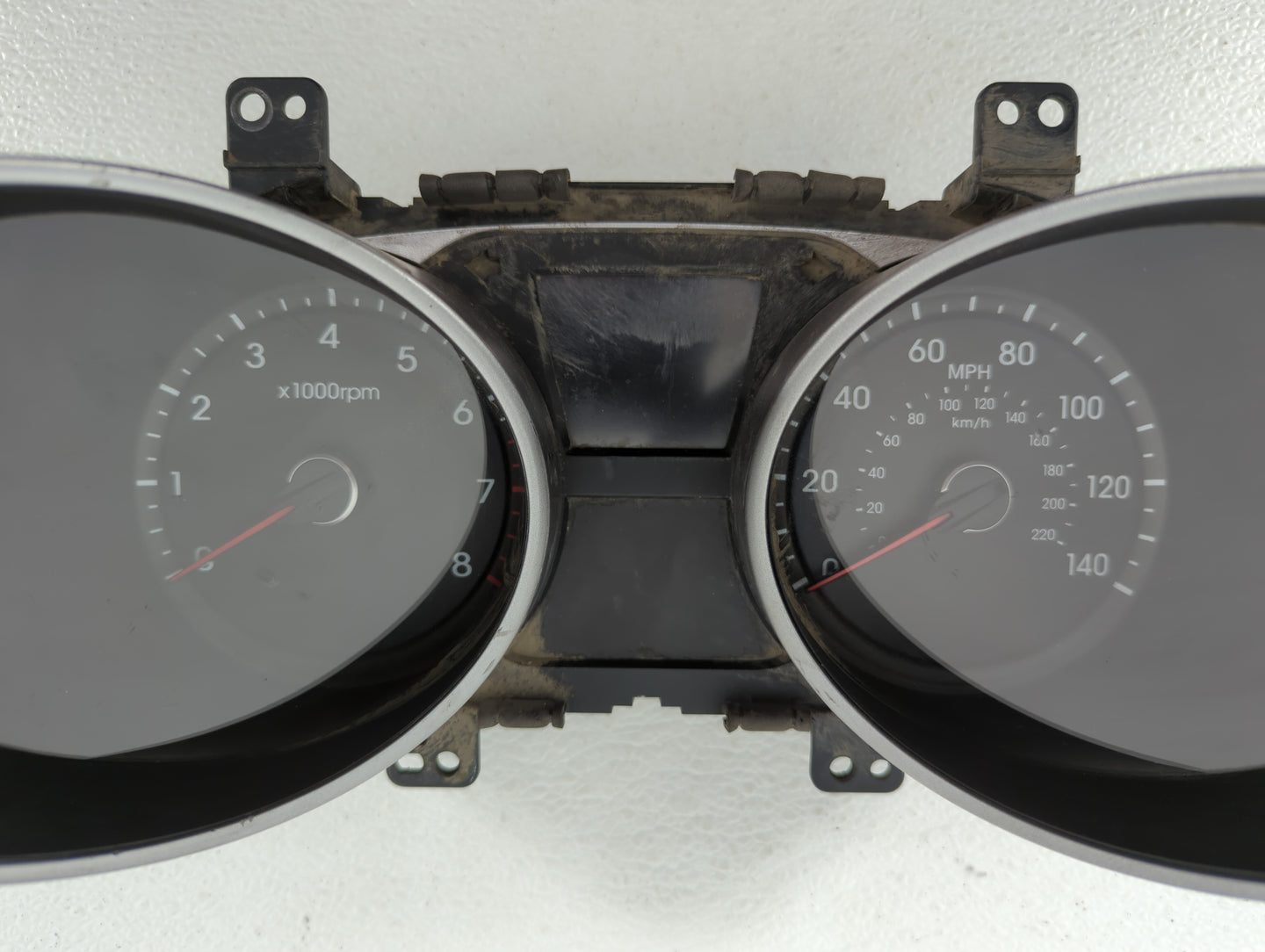 2010-2013 Hyundai Tucson Instrument Cluster Speedometer Gauges P/N:94001-2S570 94001-2S575 Fits Fits 2010 2011 2012 2013 OEM