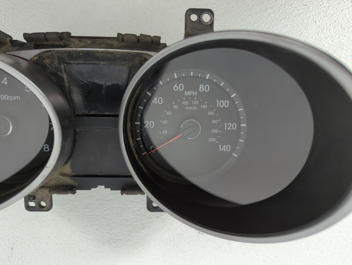 2010-2013 Hyundai Tucson Instrument Cluster Speedometer Gauges P/N:94001-2S570 94001-2S575 Fits Fits 2010 2011 2012 2013 OEM