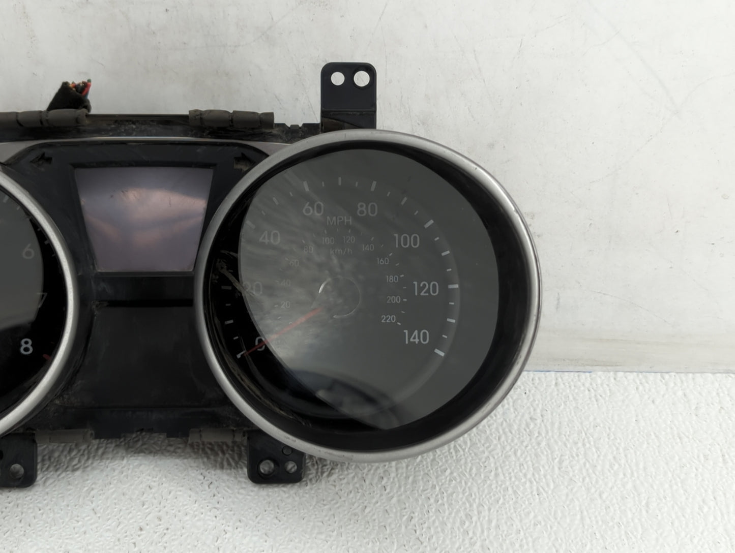 2010-2013 Hyundai Tucson Instrument Cluster Speedometer Gauges P/N:94001-2S570 94001-2S575 Fits Fits 2010 2011 2012 2013 OEM