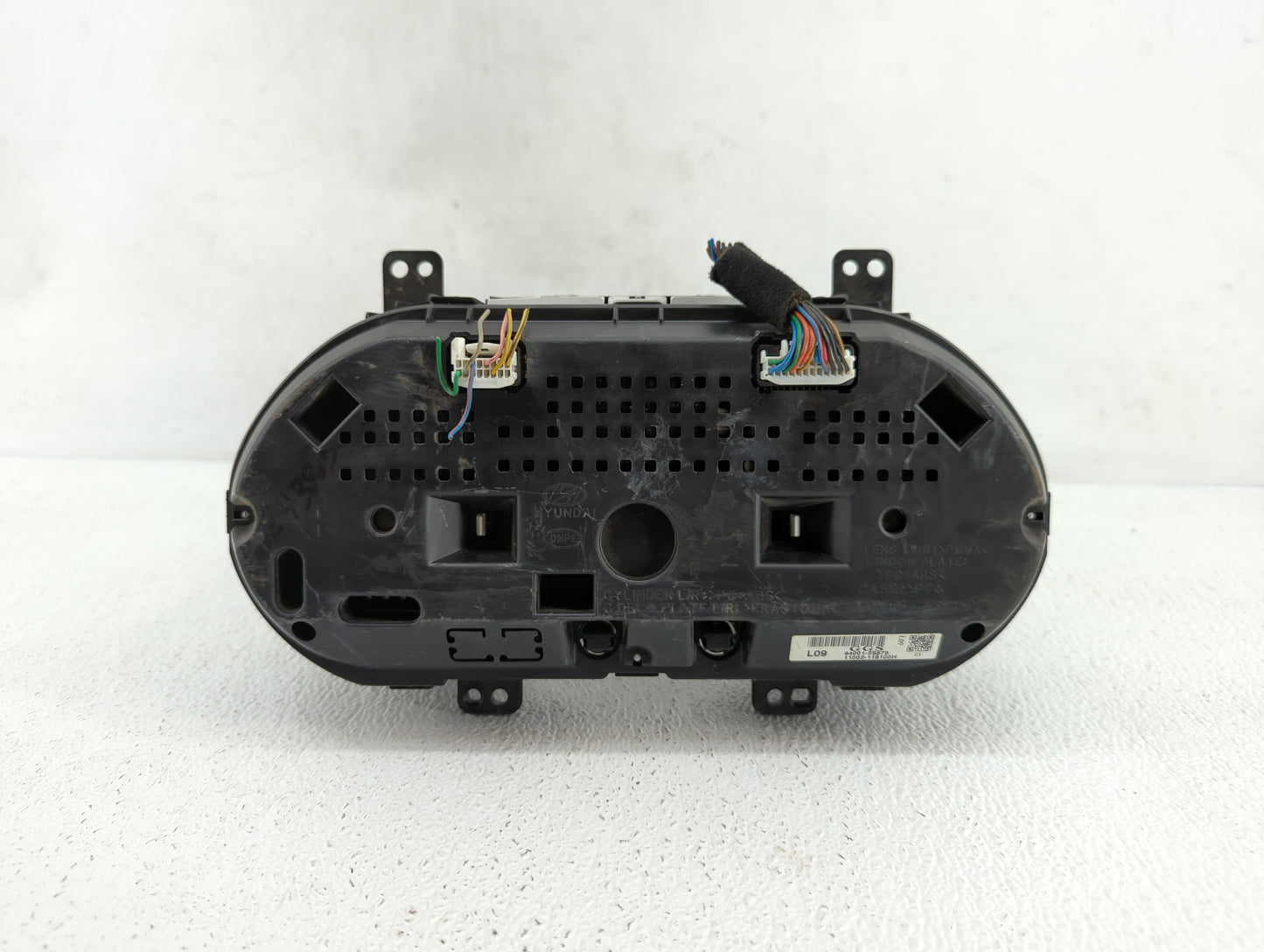 2010-2013 Hyundai Tucson Instrument Cluster Speedometer Gauges P/N:94001-2S570 94001-2S575 Fits Fits 2010 2011 2012 2013 OEM