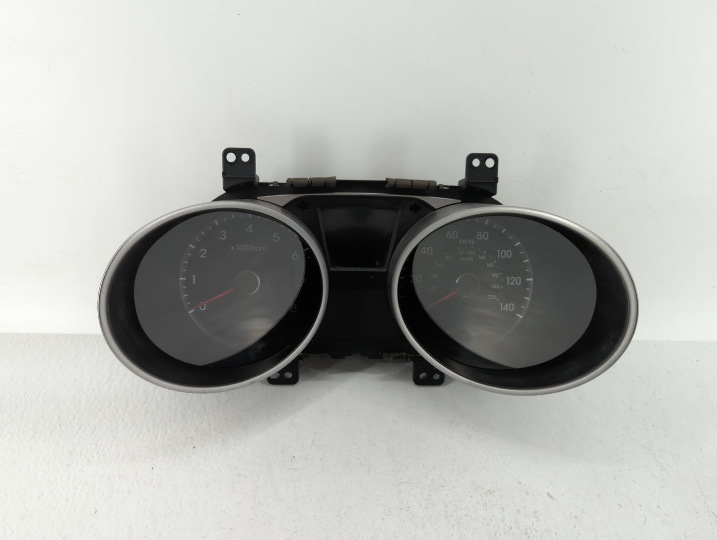 2010-2013 Hyundai Tucson Instrument Cluster Speedometer Gauges P/N:94001-2S580 94001-2S585 Fits Fits 2010 2011 2012 2013 OEM
