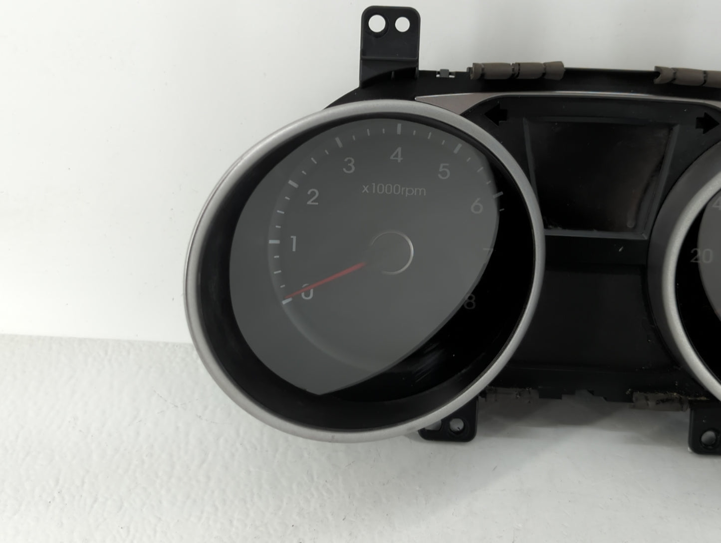 2010-2013 Hyundai Tucson Instrument Cluster Speedometer Gauges P/N:94001-2S580 94001-2S585 Fits Fits 2010 2011 2012 2013 OEM