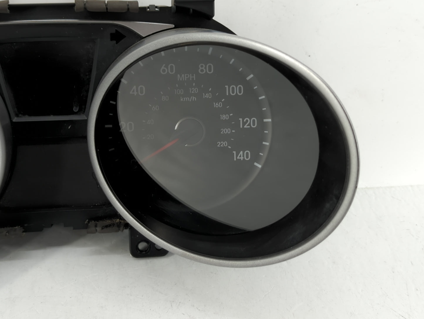 2010-2013 Hyundai Tucson Instrument Cluster Speedometer Gauges P/N:94001-2S580 94001-2S585 Fits Fits 2010 2011 2012 2013 OEM