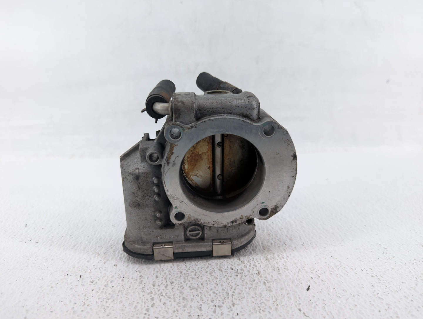 2010-2013 Hyundai Tucson Throttle Body P/N:35100-25400 Fits Fits 2006 2007 2008 2009 2010 2011 2012 2013 OEM Used Auto Parts