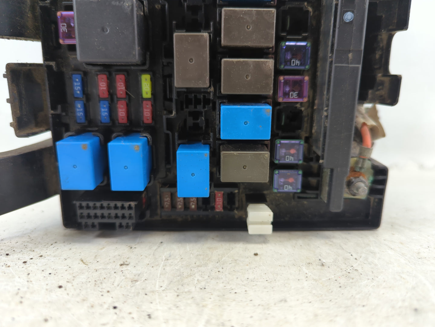 2011-2013 Hyundai Tucson Fusebox Fuse Box Panel Relay Module P/N:91401 2S154 Fits Fits 2011 2012 2013 OEM Used Auto Parts - 