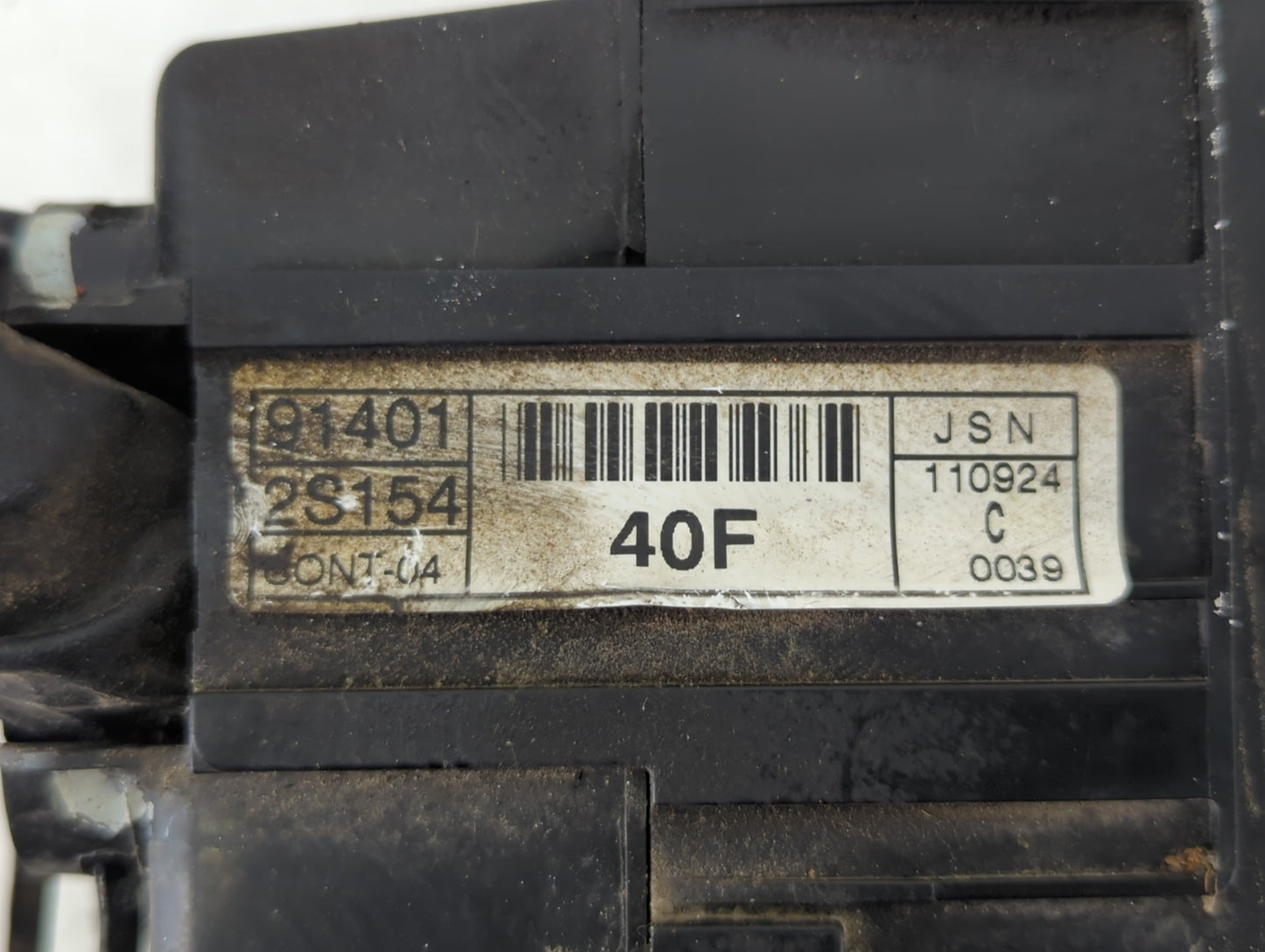 2011-2013 Hyundai Tucson Fusebox Fuse Box Panel Relay Module P/N:91401 2S154 Fits Fits 2011 2012 2013 OEM Used Auto Parts - 