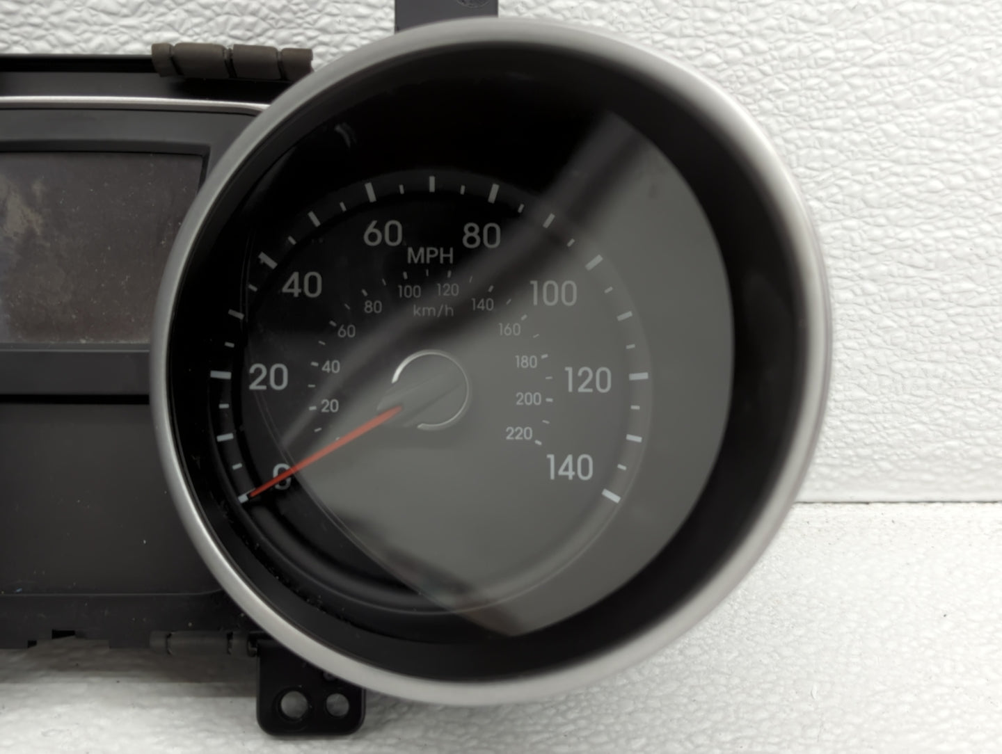2010-2013 Hyundai Tucson Instrument Cluster Speedometer Gauges P/N:94001-2S585 Fits Fits 2010 2011 2012 2013 OEM Used Auto P