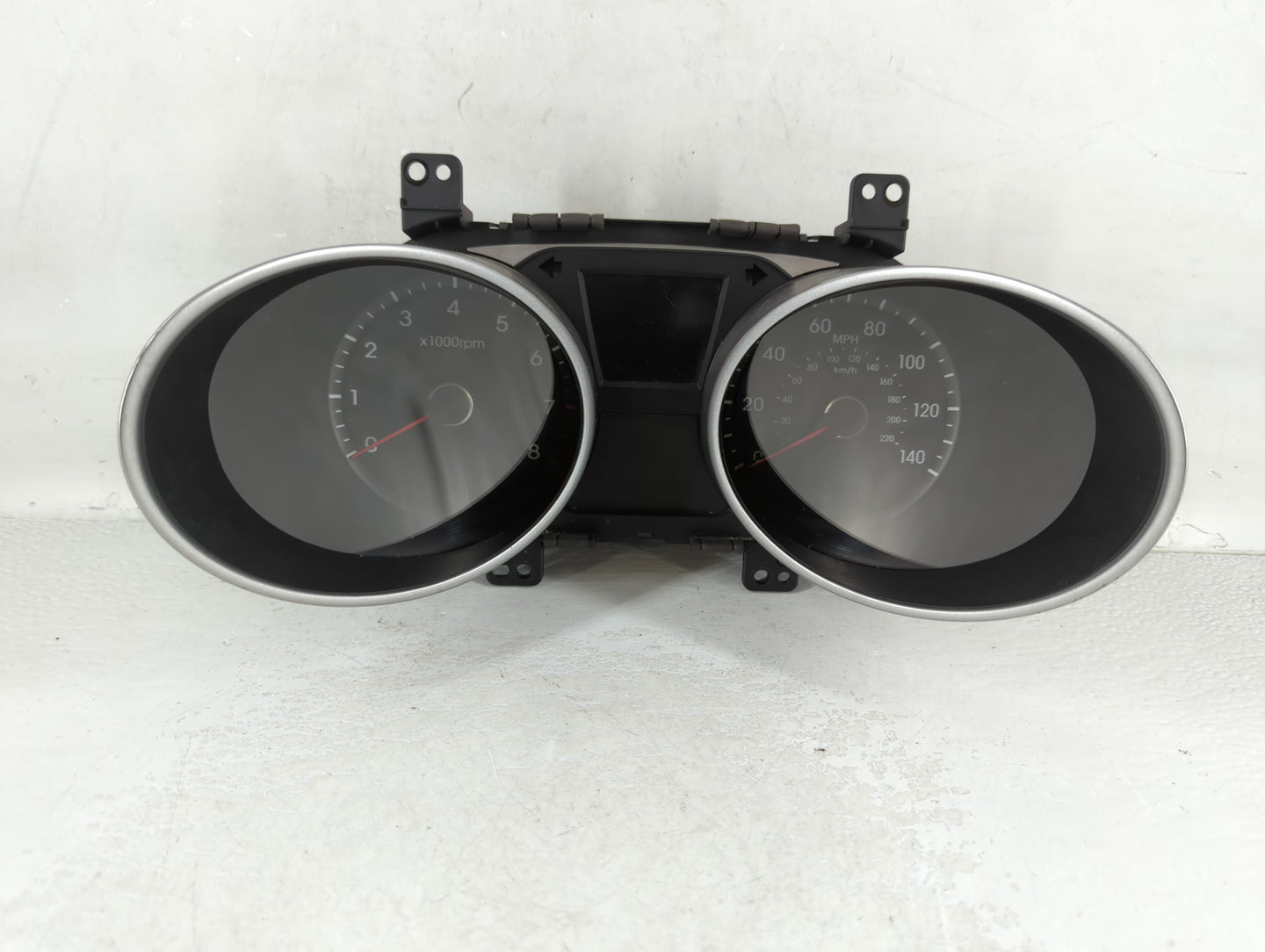 2010-2013 Hyundai Tucson Instrument Cluster Speedometer Gauges P/N:11002-118200H 94001-2S585 Fits Fits 2010 2011 2012 2013 O