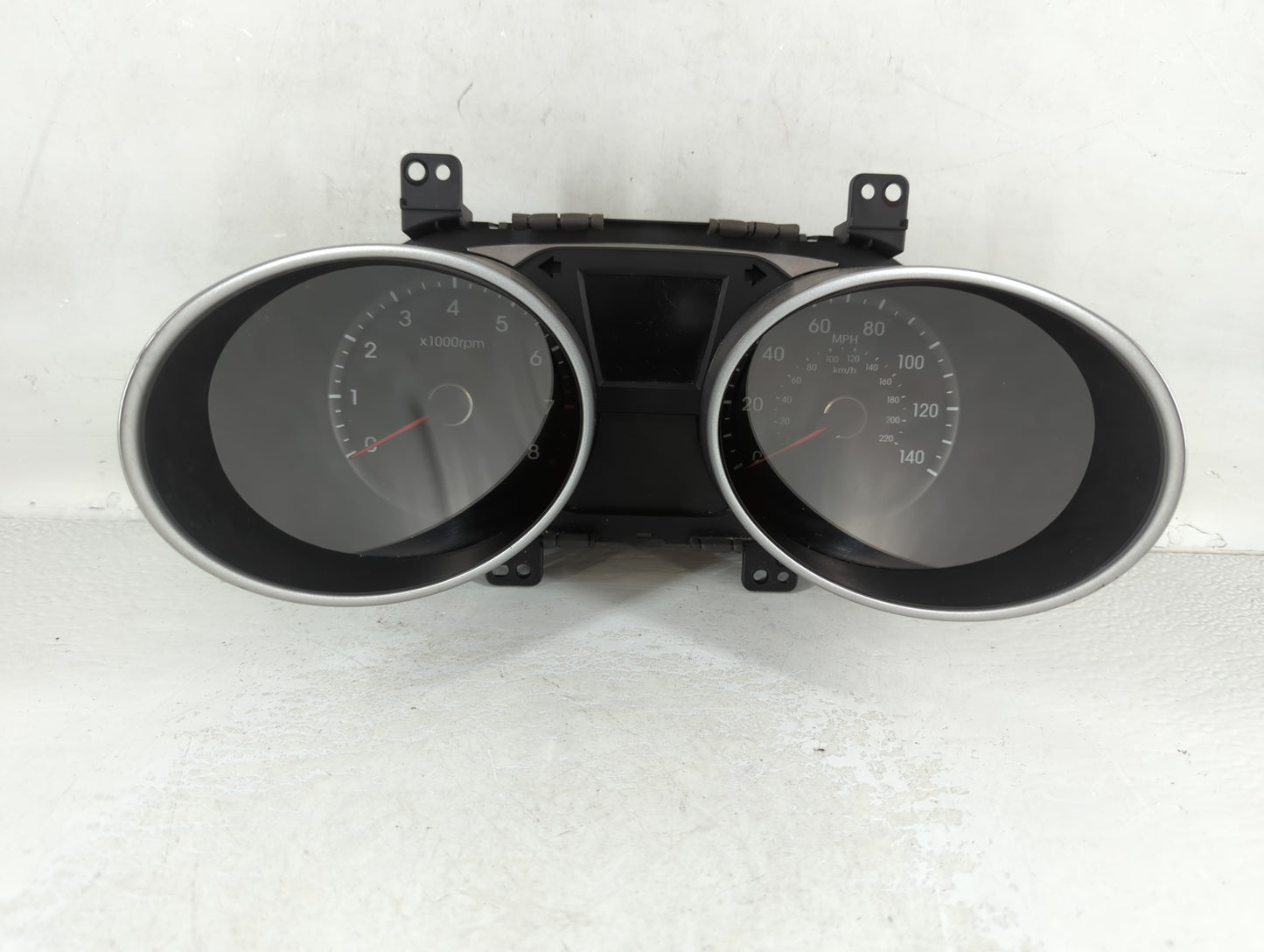2010-2013 Hyundai Tucson Instrument Cluster Speedometer Gauges P/N:11002-118200H 94001-2S585 Fits Fits 2010 2011 2012 2013 O