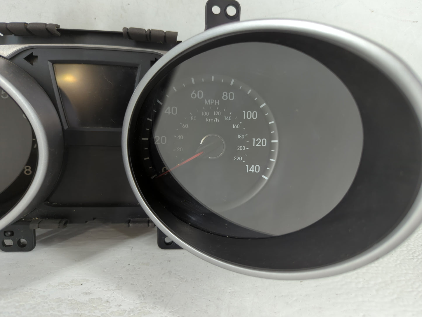 2010-2013 Hyundai Tucson Instrument Cluster Speedometer Gauges P/N:11002-118200H 94001-2S585 Fits Fits 2010 2011 2012 2013 O