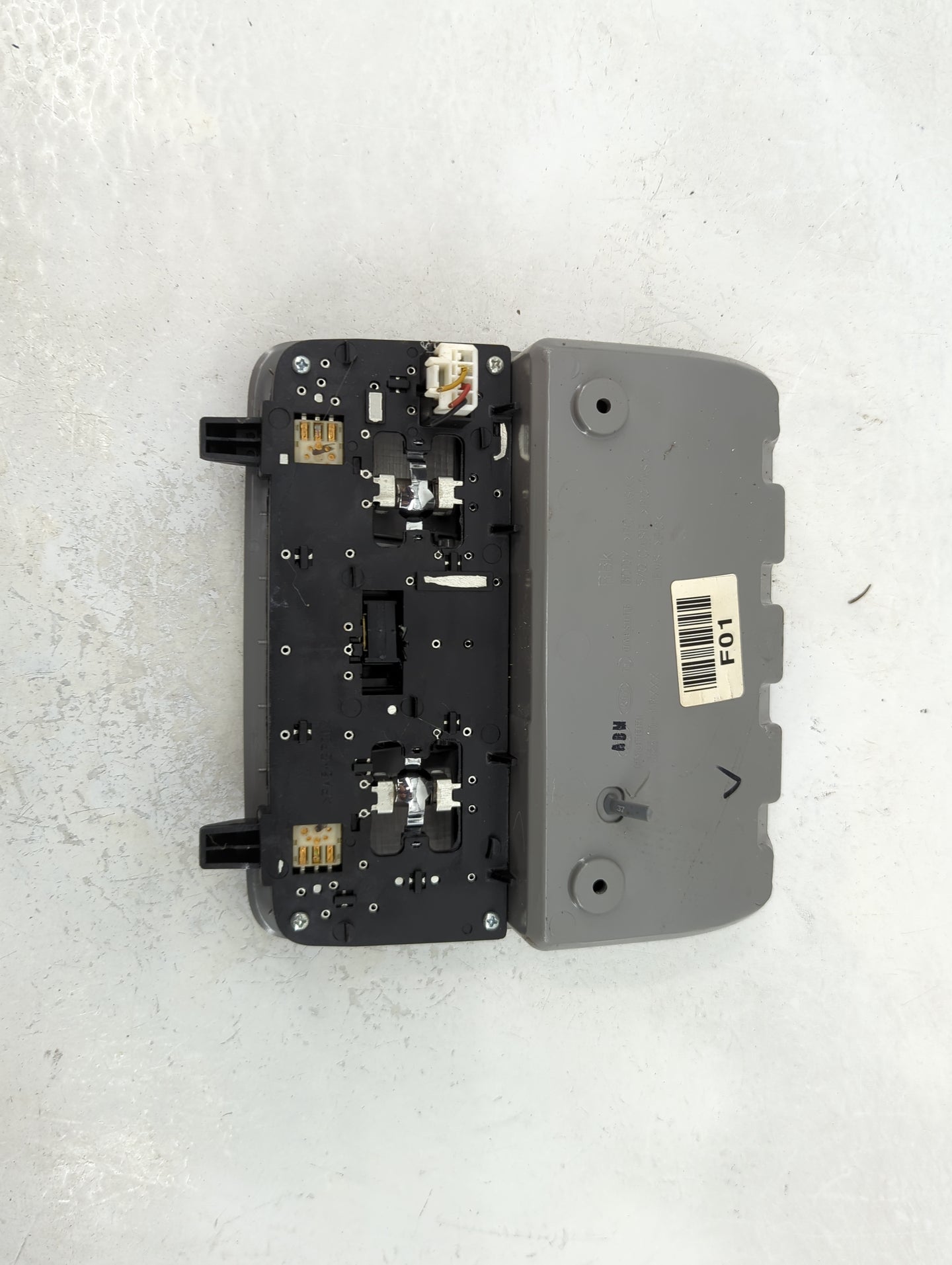2012-2014 Hyundai Veloster Overhead Roof Console Interior Dome Light - Oemusedautoparts1.com
