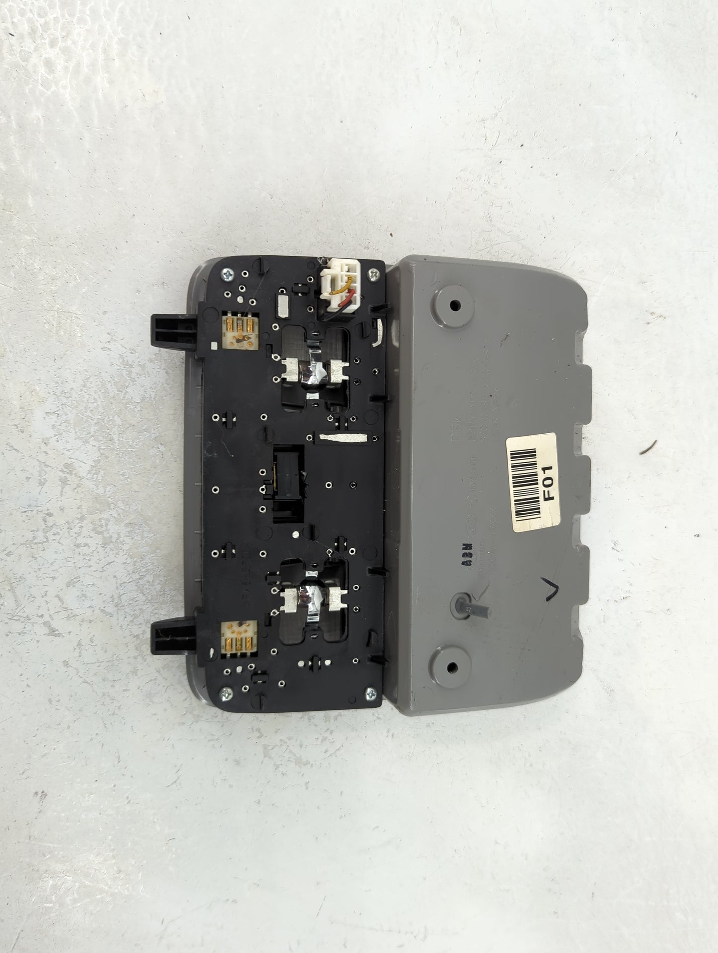 2012-2014 Hyundai Veloster Overhead Roof Console Interior Dome Light - Oemusedautoparts1.com