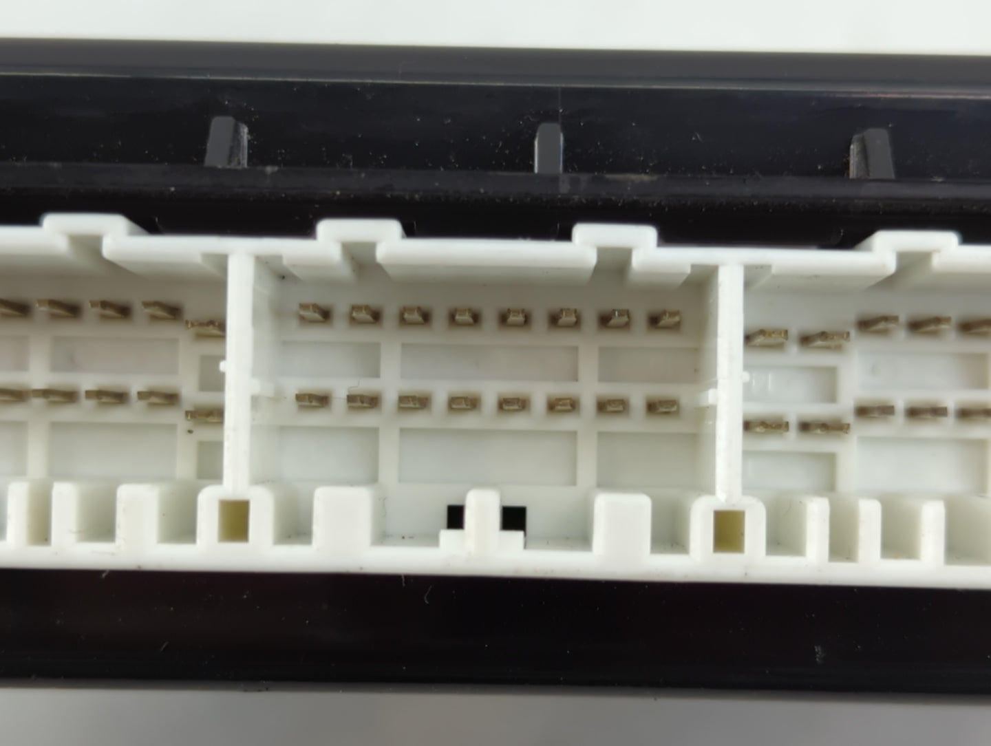 2012-2017 Hyundai Veloster Chassis Control Module Ccm Bcm Body Control - Oemusedautoparts1.com