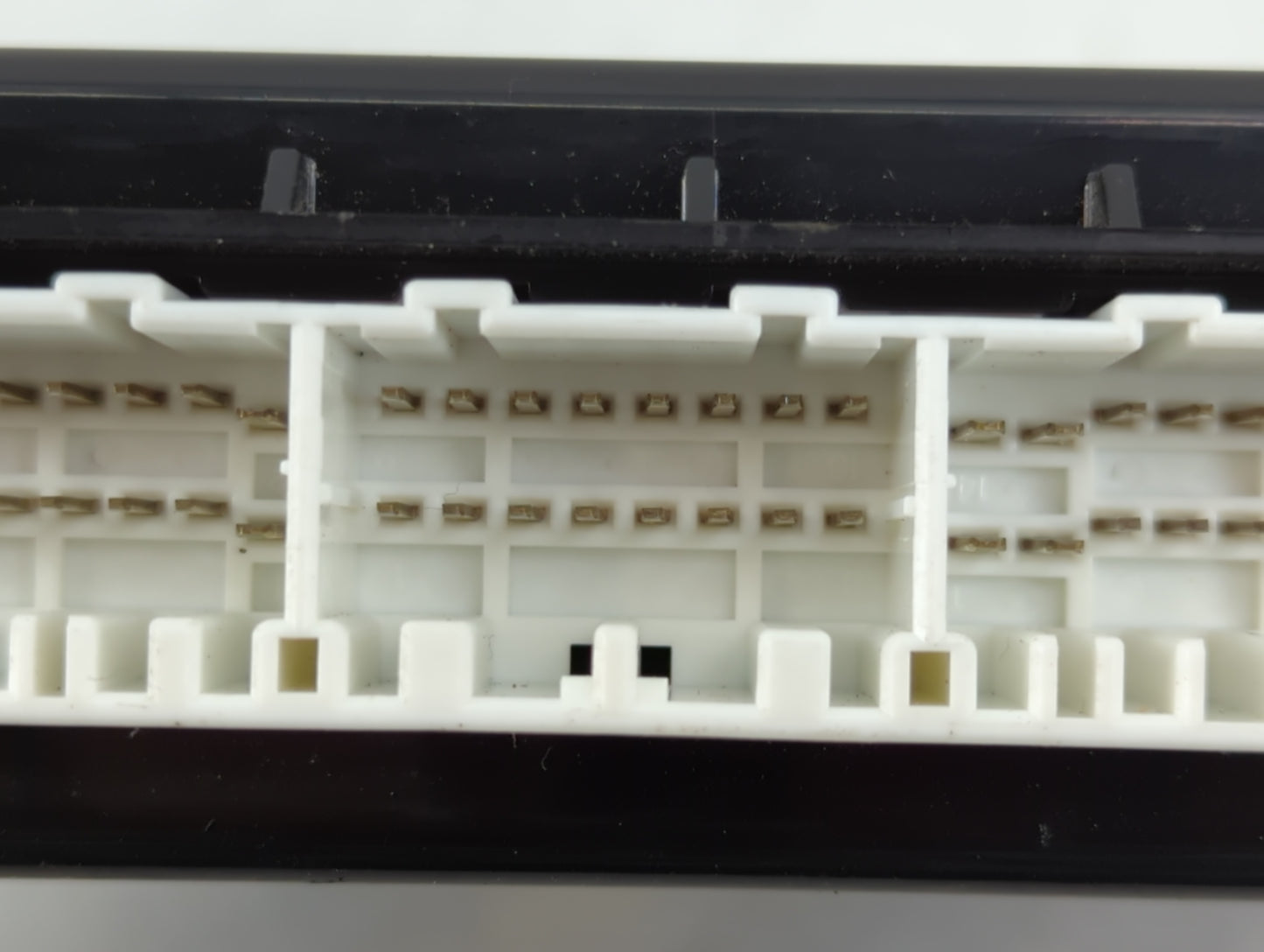 2012-2017 Hyundai Veloster Chassis Control Module Ccm Bcm Body Control - Oemusedautoparts1.com