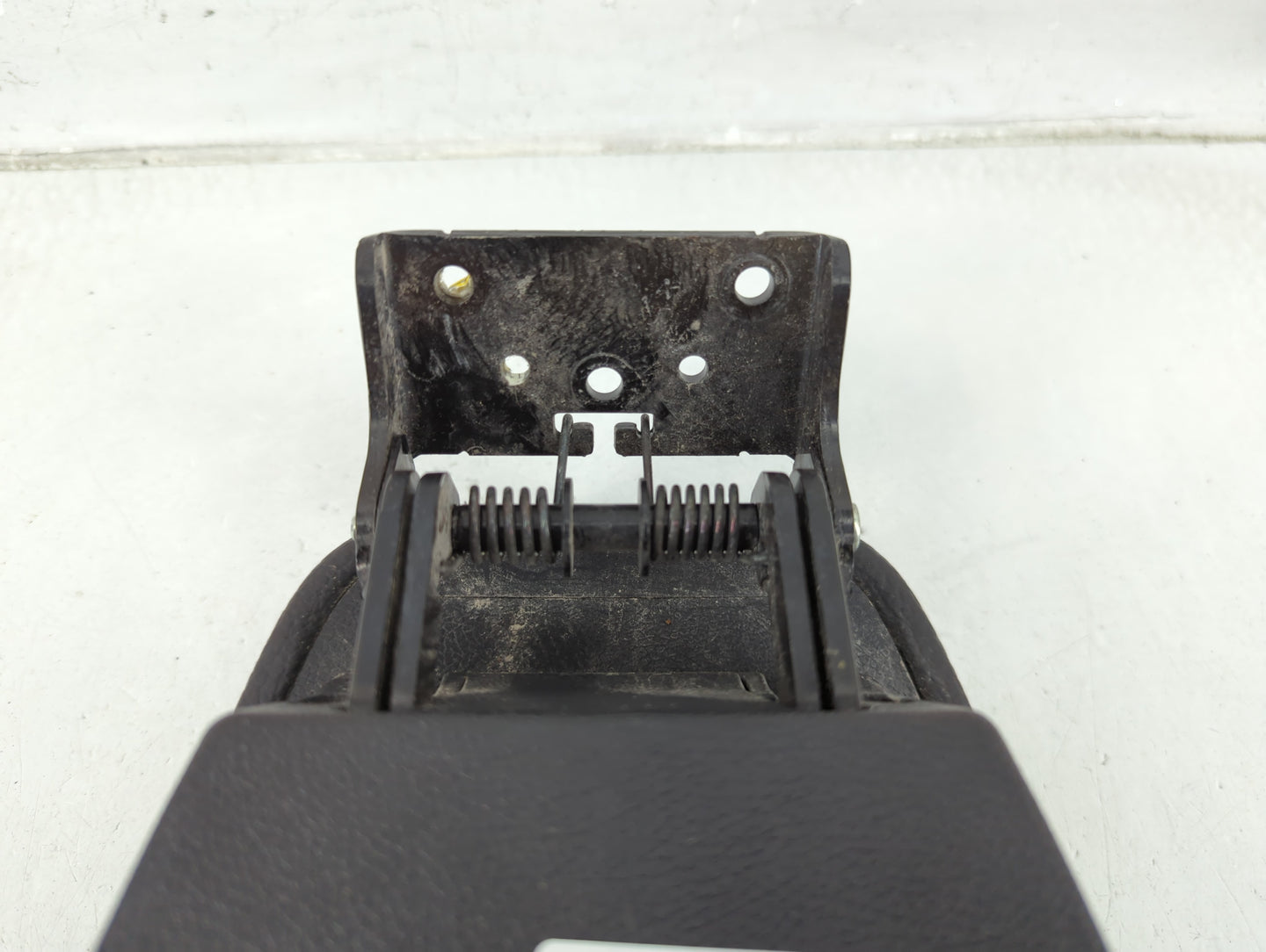 2012-2017 Hyundai Veloster Center Console Armrest Cover Lid Fits Fits 2012 2013 2014 2015 2016 2017 OEM Used Auto Parts - Oe