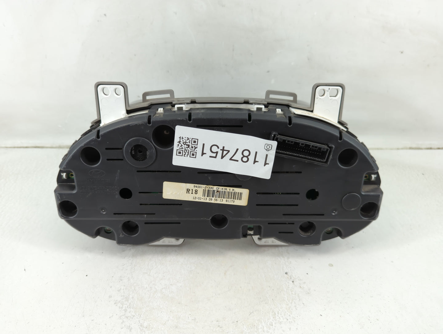2012-2015 Hyundai Veloster Instrument Cluster Speedometer Gauges P/N:94001-2V330 Fits Fits 2012 2013 2014 2015 OEM Used Auto