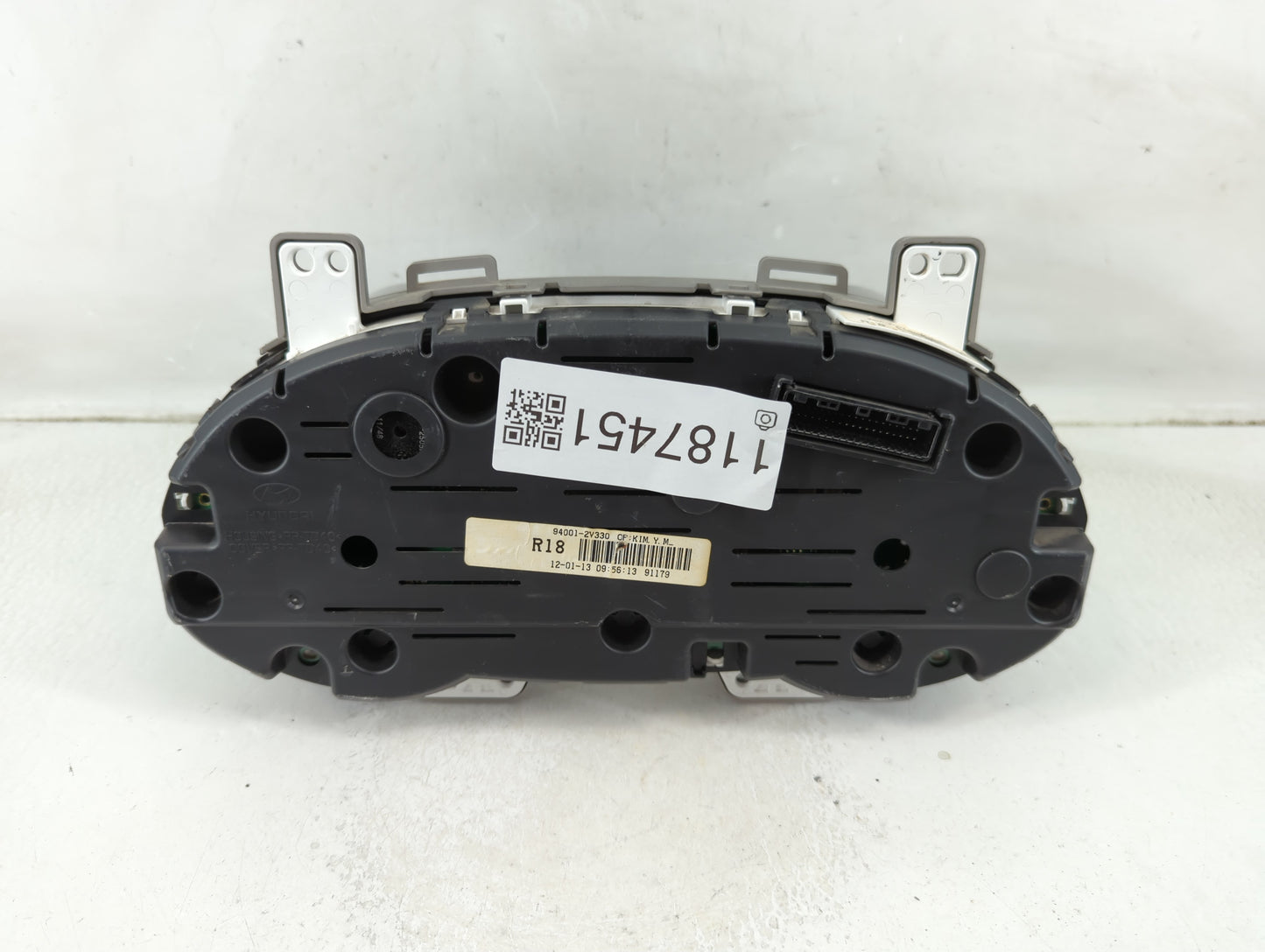 2012-2015 Hyundai Veloster Instrument Cluster Speedometer Gauges P/N:94001-2V330 Fits Fits 2012 2013 2014 2015 OEM Used Auto
