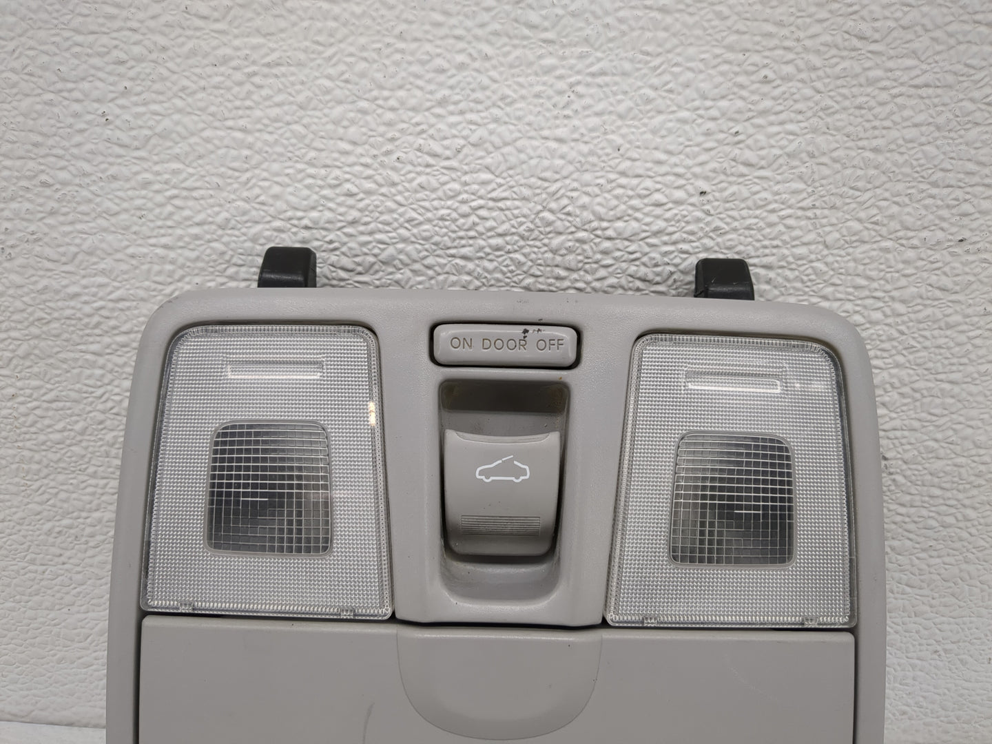 2012 Hyundai Veloster Overhead Roof Console - Oemusedautoparts1.com