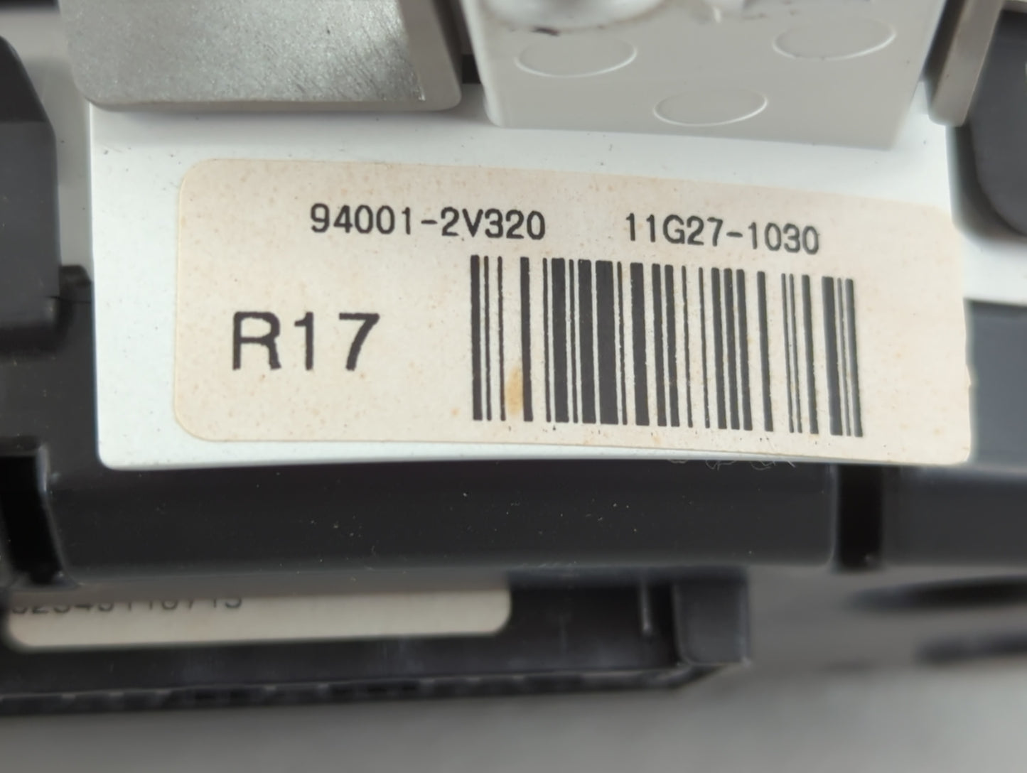 2012-2015 Hyundai Veloster Instrument Cluster Speedometer Gauges P/N:94001-2V320 Fits Fits 2012 2013 2014 2015 OEM Used Auto