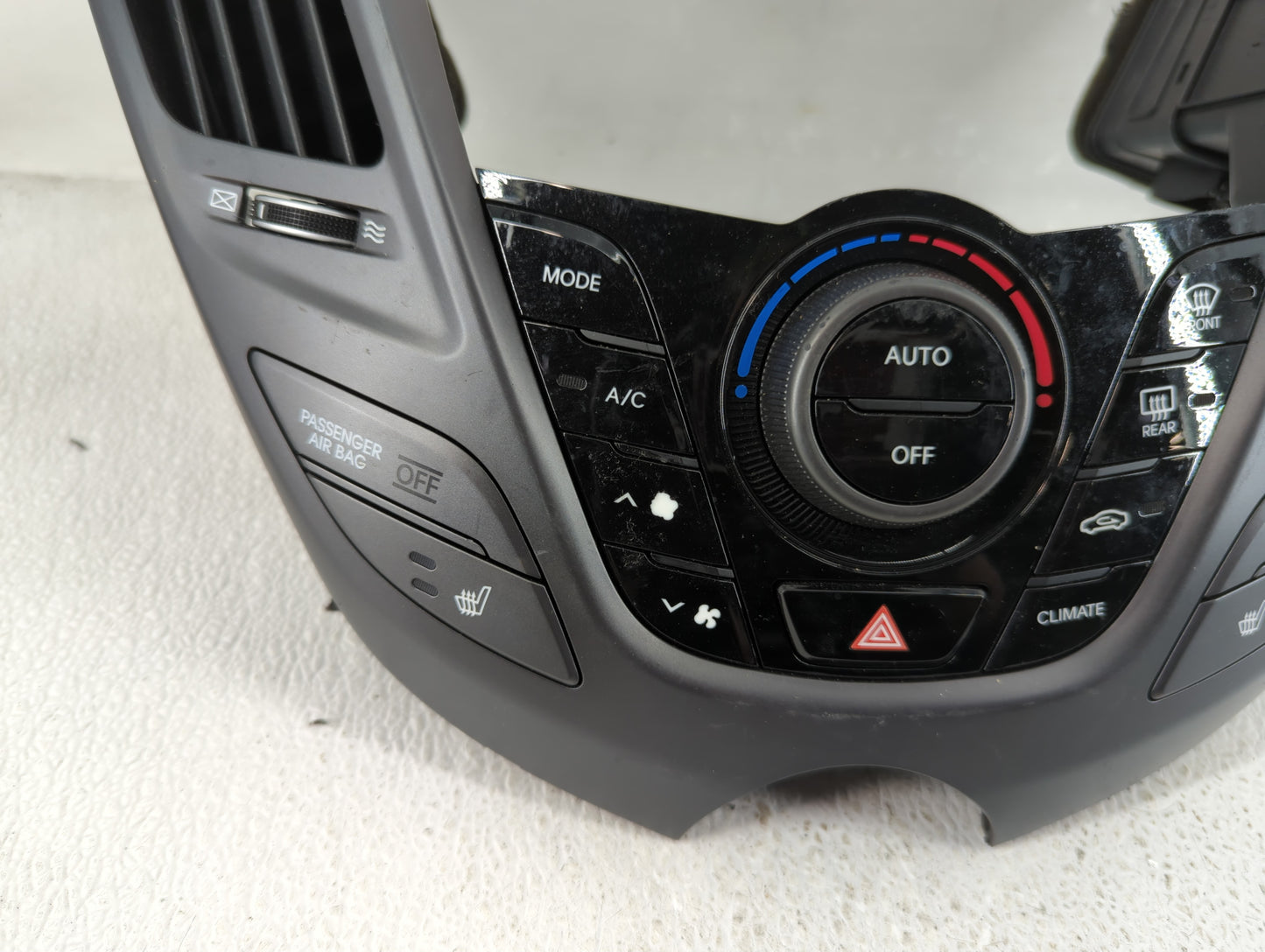 2012-2017 Hyundai Veloster Climate Control Module Temperature AC/Heater Replacement P/N:97250-2V530 Fits OEM Used Auto Parts