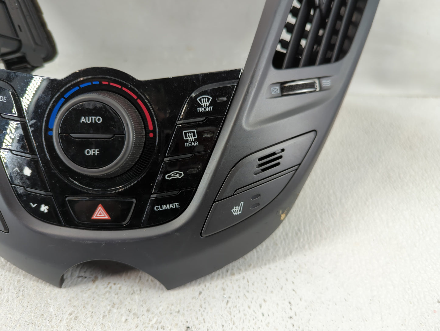 2012-2017 Hyundai Veloster Climate Control Module Temperature AC/Heater Replacement P/N:97250-2V530 Fits OEM Used Auto Parts