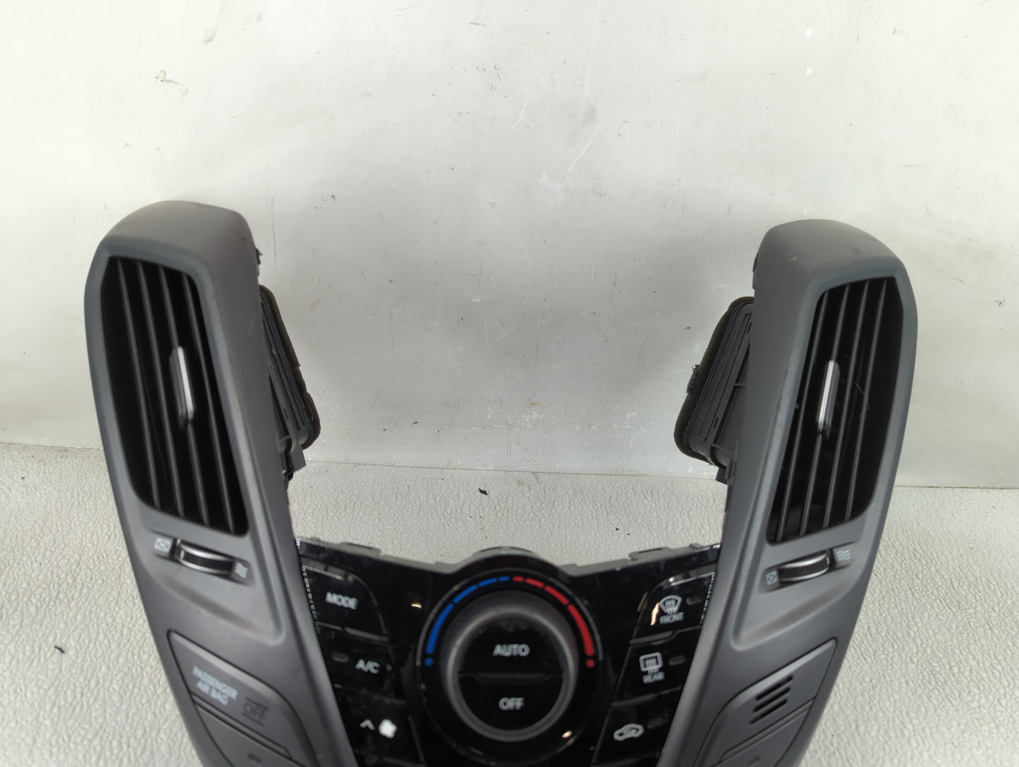 2012-2017 Hyundai Veloster Climate Control Module Temperature AC/Heater Replacement P/N:97250-2V530 Fits OEM Used Auto Parts