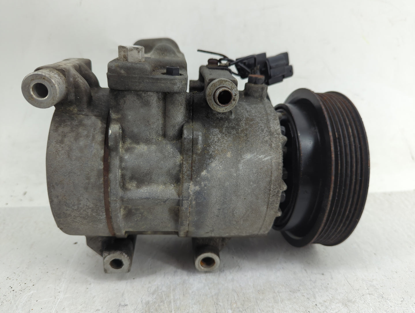2012-2014 Hyundai Veloster Air Conditioning A/c Ac Compressor Oem - Oemusedautoparts1.com