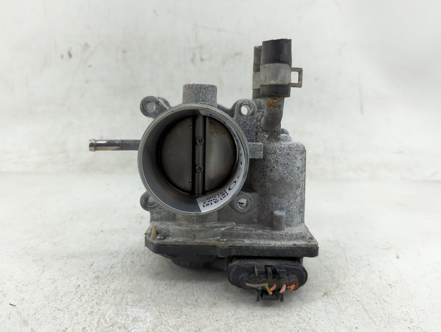 2012-2017 Hyundai Veloster Throttle Body P/N:35100-2B300 Fits Fits 2012 2013 2014 2015 2016 2017 2018 2019 OEM Used Auto Par