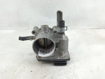 2012-2017 Hyundai Veloster Throttle Body P/N:35100-2B300 Fits Fits 2012 2013 2014 2015 2016 2017 2018 2019 OEM Used Auto Par