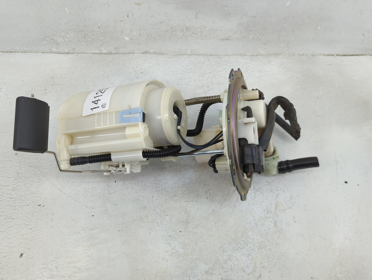2012-2017 Hyundai Veloster Electrical Gas Fuel Pump Assembly - Oemusedautoparts1.com
