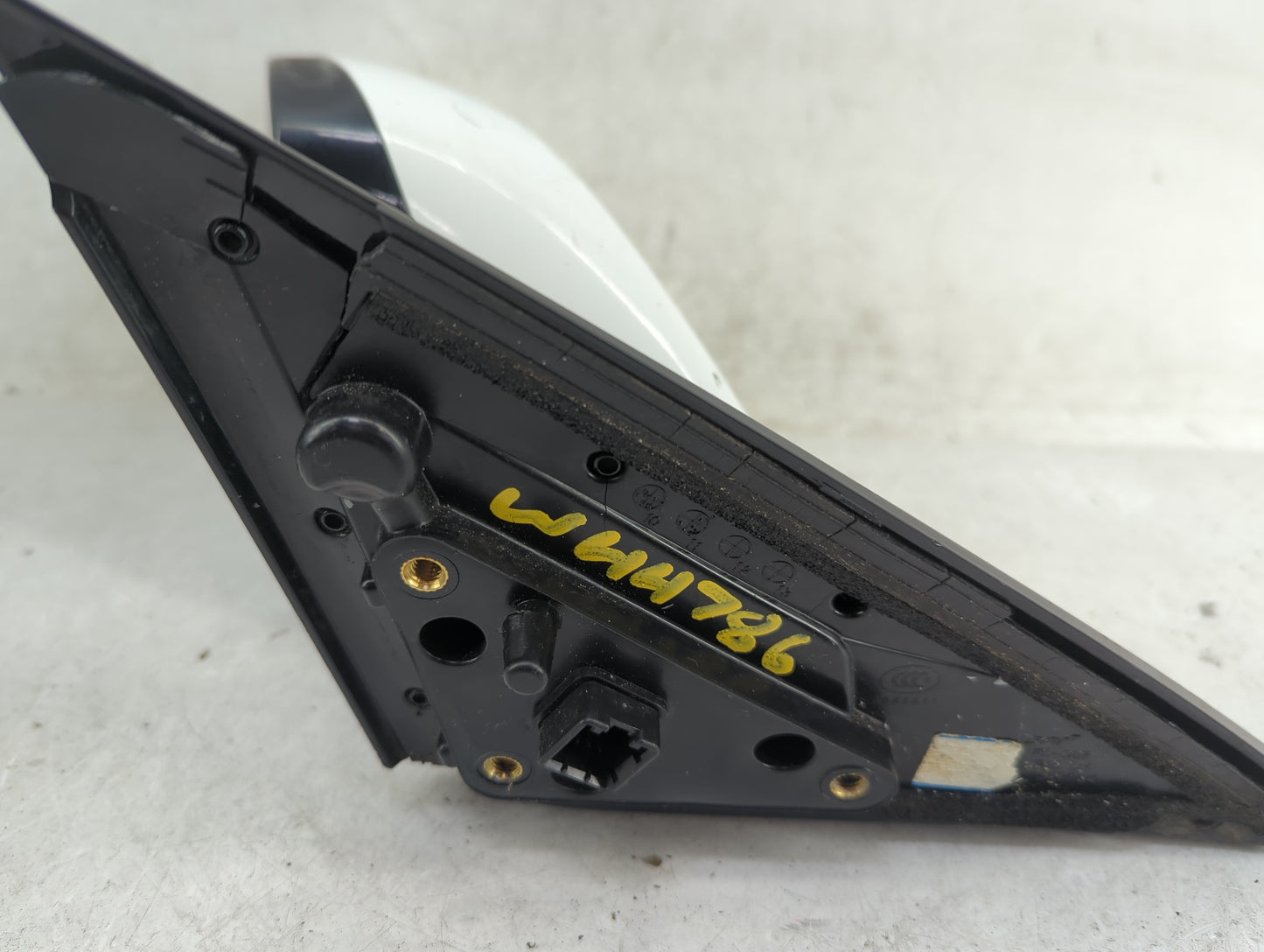 2012-2014 Hyundai Veloster Driver Side View Mirror - Left Door Mirror OEM Used - Oemusedautoparts1.com