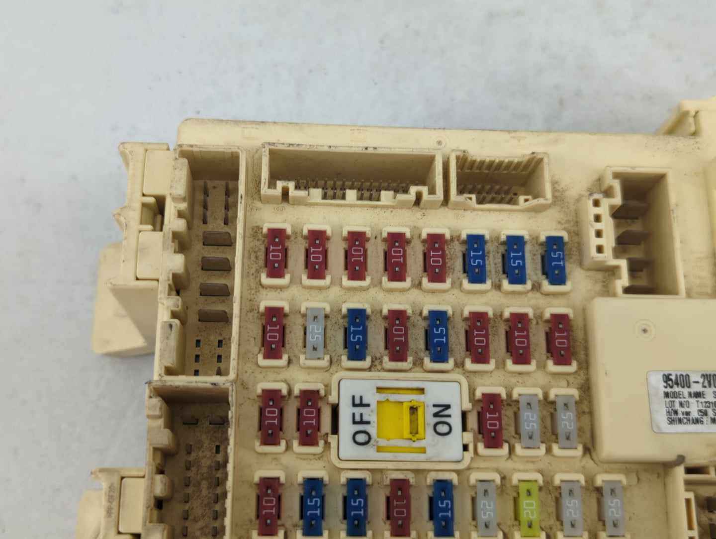 2012-2017 Hyundai Veloster Body Control Module Bcm Inner Cabin Fuse Box - Oemusedautoparts1.com