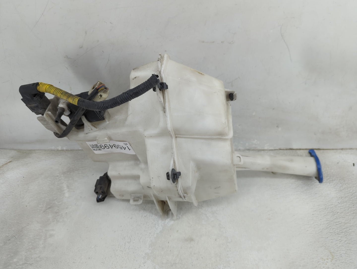 2012-2013 Hyundai Veloster Windshield Washer Fluid Reservoir Bottle Oem 1459499 - Oemusedautoparts1.com