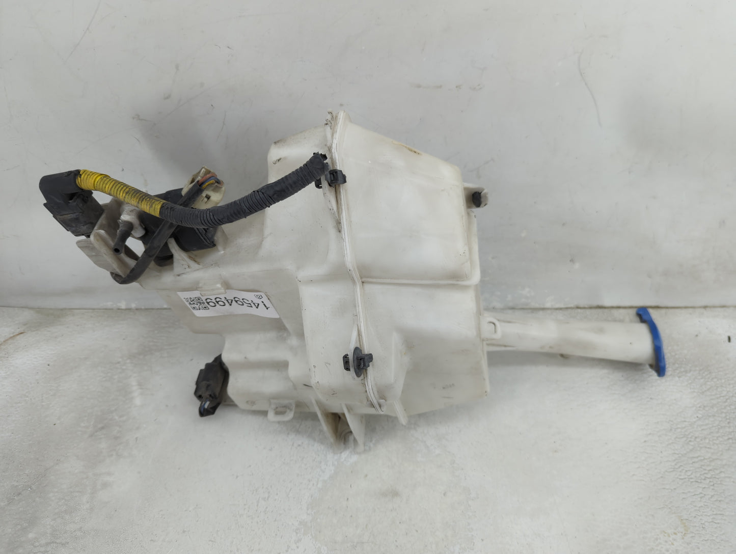 2012-2013 Hyundai Veloster Windshield Washer Fluid Reservoir Bottle Oem 1459499 - Oemusedautoparts1.com