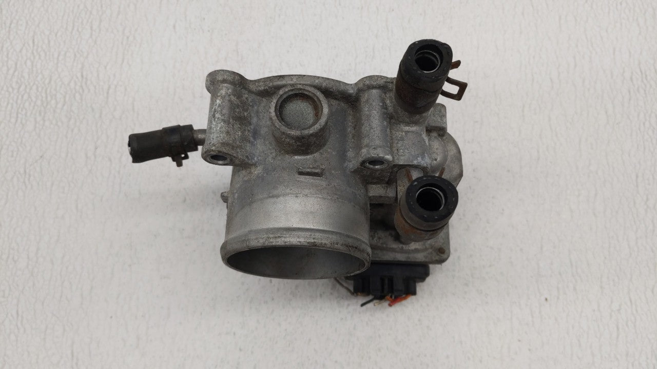 2012-2017 Hyundai Veloster Throttle Body P/N:35100-2B300 Fits Fits 2012 2013 2014 2015 2016 2017 2018 2019 OEM Used Auto Par