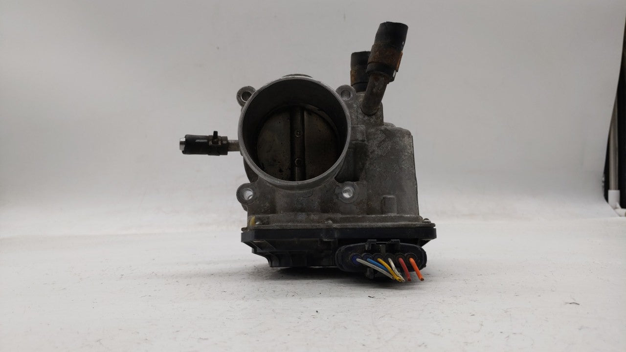 2012-2017 Hyundai Veloster Throttle Body P/N:35100-2B300 Fits Fits 2012 2013 2014 2015 2016 2017 2018 2019 OEM Used Auto Par