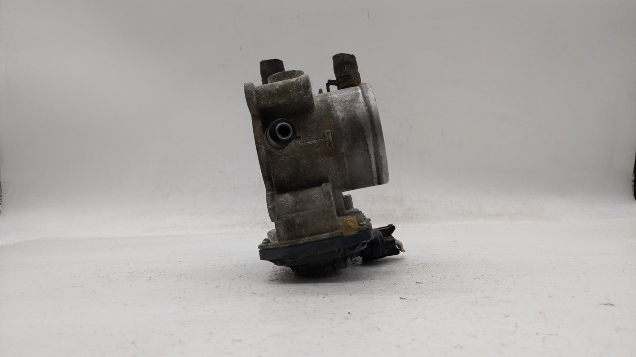 2012-2017 Hyundai Veloster Throttle Body P/N:35100-2B300 Fits Fits 2012 2013 2014 2015 2016 2017 2018 2019 OEM Used Auto Par