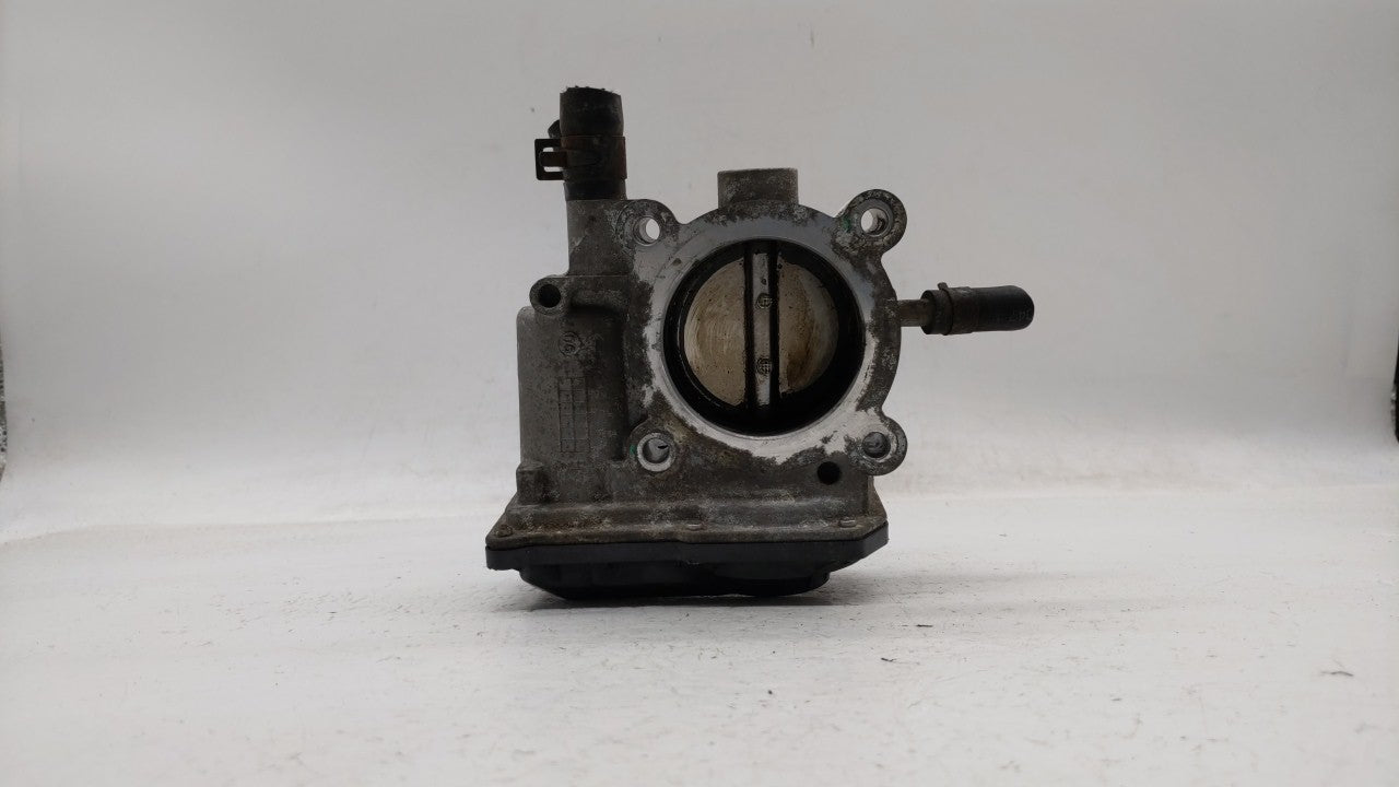 2012-2017 Hyundai Veloster Throttle Body P/N:35100-2B300 Fits Fits 2012 2013 2014 2015 2016 2017 2018 2019 OEM Used Auto Par