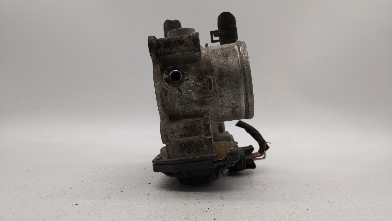 2012-2017 Hyundai Veloster Throttle Body P/N:35100-2B300 Fits Fits 2012 2013 2014 2015 2016 2017 2018 2019 OEM Used Auto Par
