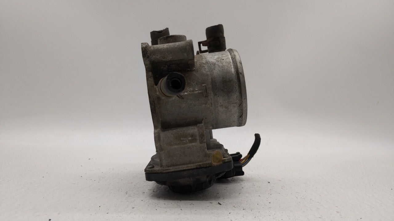 2012-2017 Hyundai Veloster Throttle Body P/N:35100-2B300 Fits Fits 2012 2013 2014 2015 2016 2017 2018 2019 OEM Used Auto Par