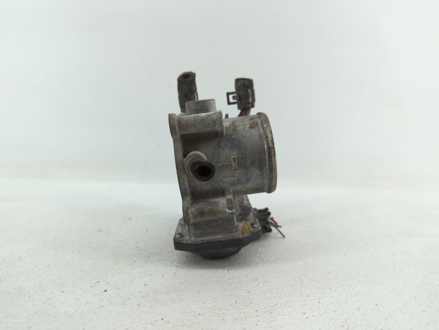 2012-2017 Hyundai Veloster Throttle Body P/N:35100-2B300 Fits Fits 2012 2013 2014 2015 2016 2017 2018 2019 OEM Used Auto Par