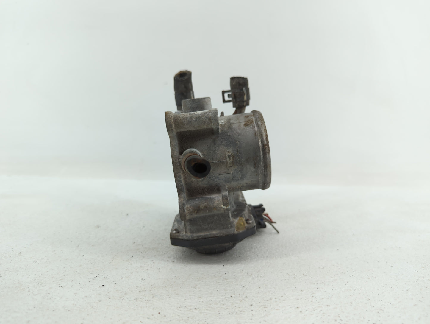 2012-2017 Hyundai Veloster Throttle Body P/N:35100-2B300 Fits Fits 2012 2013 2014 2015 2016 2017 2018 2019 OEM Used Auto Par