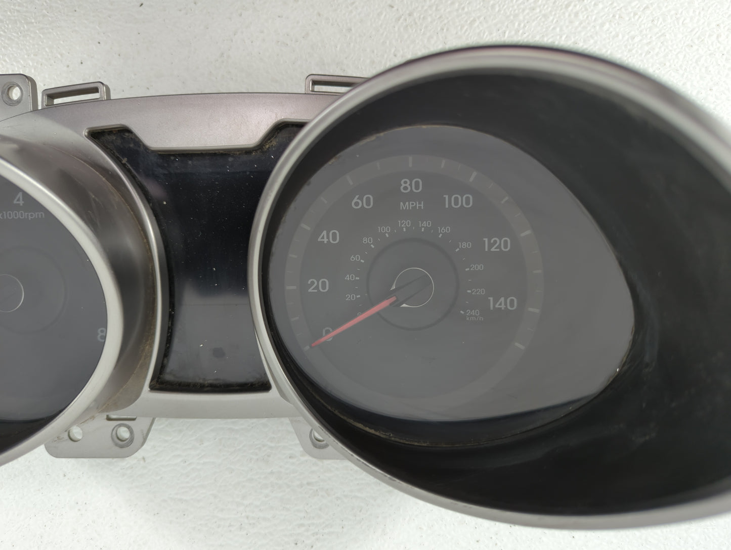 2012-2015 Hyundai Veloster Instrument Cluster Speedometer Gauges P/N:94011-2V331PD5 94011-2V330PD5 Fits Fits 2012 2013 2014 
