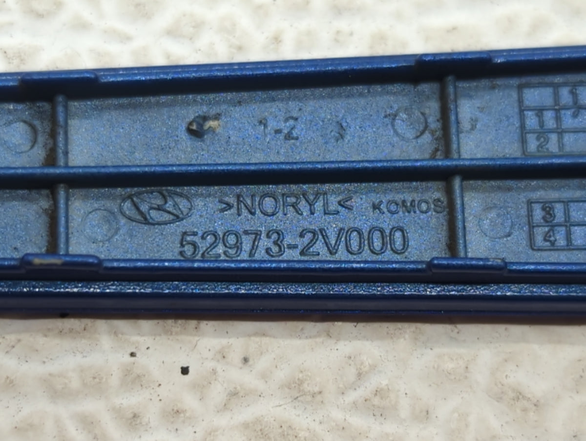 2012 Hyundai Veloster Rim Wheel Center Cap 409183 - Oemusedautoparts1.com
